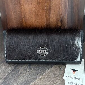 American Bison Hair on Hide,Genuine Leather,5 card,1 ID,checks,2 zip,snap top